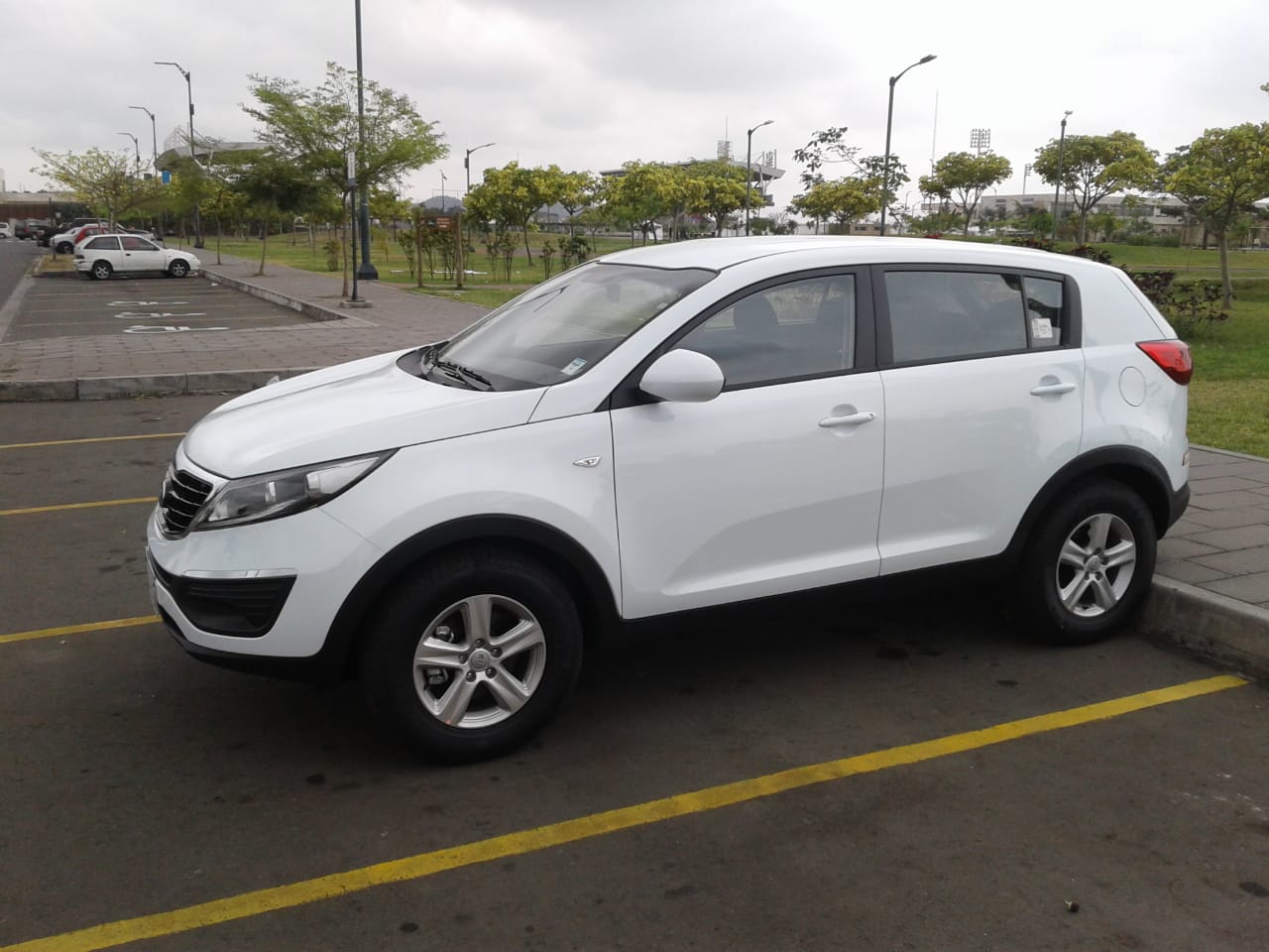 Alquiler de auto Guayaquil KIA Sportage Automático