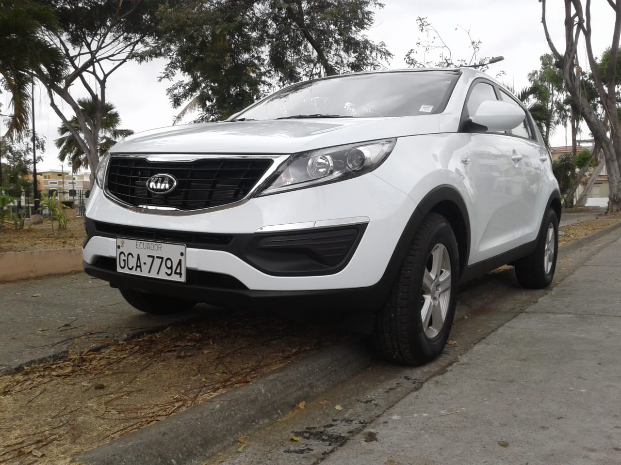 Alquiler de auto Guayaquil KIA Sportage Automático