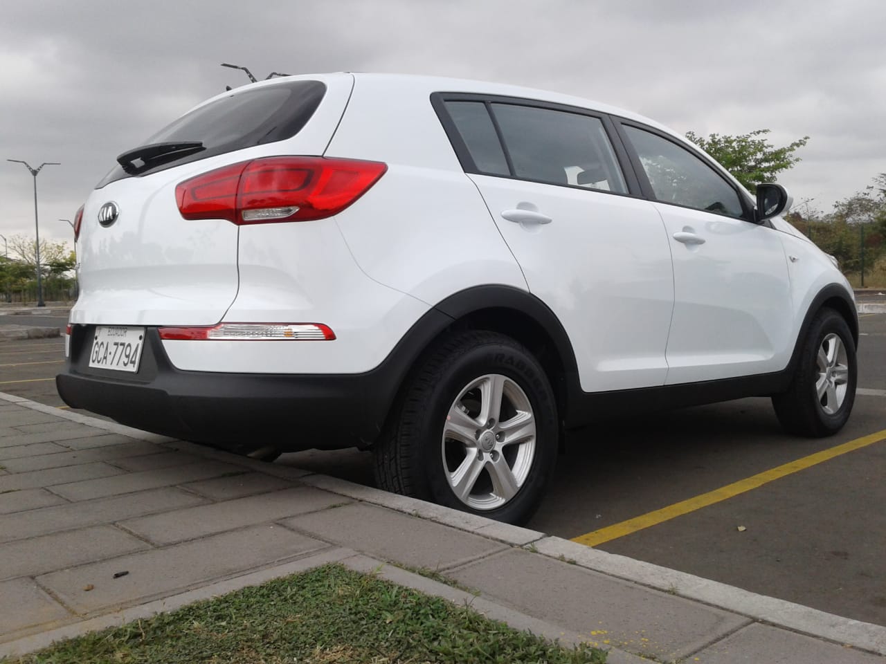 Alquiler de auto Guayaquil KIA Sportage Automático