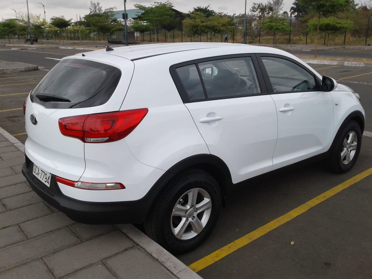Alquiler de auto Guayaquil KIA Sportage Automático
