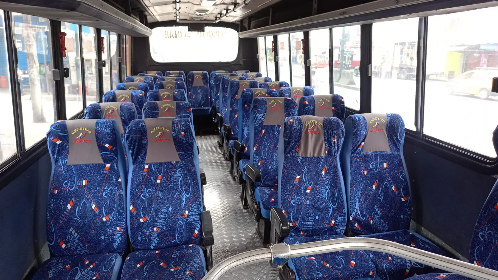 buses guayaquil alquiler pasajeros